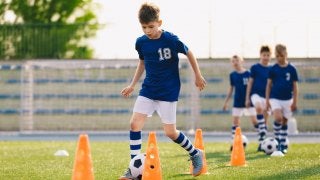 プロの指導者が監修。テクニック上達に特化したサッカーボールが凄い