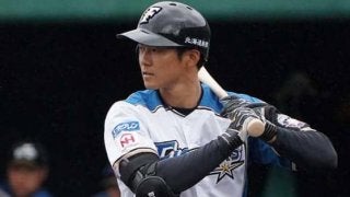 日ハム、石井の“珍ヒット”から逆転　フェンスの溝にボール挟まり、楽天渡辺は呆然…