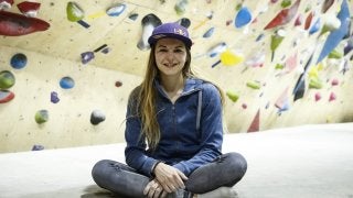 アキヨ、ミホウ、ヤンヤに手が届いた／ジェシカ・ピルツ