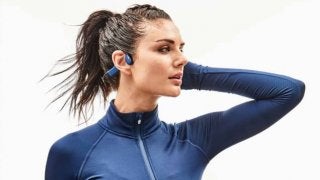 スイミングしながら音楽を楽しめる骨伝導ヘッドホン「Xtrainerz」発売