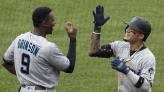 【MLB】マ軍有望株の“親孝行”メジャー1号に米感動「素敵なストーリー」「美しい瞬間」