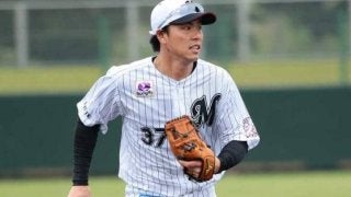 ロッテ三木は「左第4手骨打撲」　7日ホークス戦で死球を受け途中交代