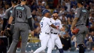 【MLB】ロバーツ監督が怒り心頭！「けしかけている人物がいた」　Dバックス戦後に乱闘騒動