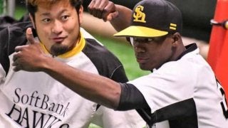 鷹モイネロ、復帰後2連投で完璧3K無失点！　スキンヘッドも「伸びるから気にしないで」