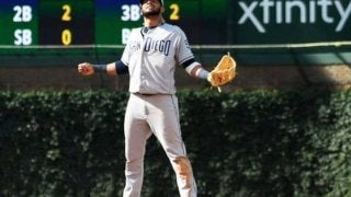 【MLB】驚異の跳躍力…安打をもぎとったパドレス新星の好守にファン歓喜「スーパーエクセレント」