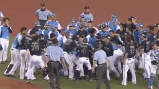 鷹5連勝、ハム7連敗、西武-オリは大乱闘＆3人退場の大荒れ…13日のパ・リーグ