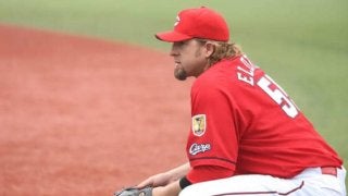 元広島エルドレッド氏、“カープギター”で熱唱にファン感激「泣ける」「カープ愛が…」