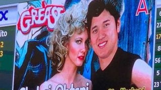 【MLB】大谷、初回は三振で66打席本塁打なし　70年代イベントで“ショウ・トラボルタ”登場