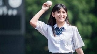 「令和の野球女子」が話題　身長154センチの美少女、制服姿で97キロを叩き出す