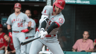 【MLB】大谷翔平、初のWヘッダー2戦目は延長突入の激闘に　今季8度目の“猛打賞”も、第5打席は左飛