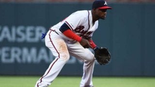 【MLB】“バックハンドダイブ捕球”→座ったまま送球　遊撃名手の「クレイジー」超絶美技