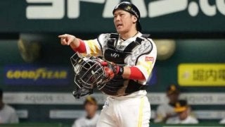 鷹・甲斐が「ジャンピングキャノン」発動　パTVの動画にファン驚愕「すげーわ」