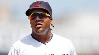 【MLB】「笑いを止められない」-三塁手の股間をヘッスラで通り抜ける“高等技術”にファン爆笑!?