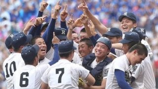 負の連鎖を断ち切る１本の犠打。履正社スタイル徹底で初制覇を遂げた