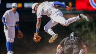 【MLB】カブス168センチ男のダイナミックプレーも…白ユニ批判続々「どこのチーム？区別がつかない」