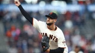 【MLB】170キロ弾丸ライナーが顔面を…　ジ軍右腕、間一髪の好捕にファン称賛「心臓止まった」