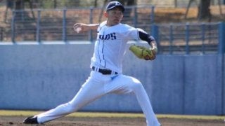 西武伊藤、顔面襲う痛烈ライナーを好捕　心配する日ハム中田との“絡み”にファン感動