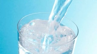 正しい水分補給とむくみについて