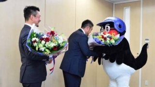 燕・館山、1000奪三振まで残り2も「興味ない」　畠山、最後の打席は「全力で」…一問一答