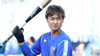 DeNA大和が負傷交代　右足首に死球を受けて担架で運ばれる