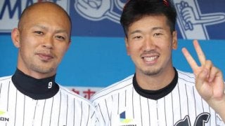 ロッテ背番号「9」福浦の背中　愛弟子・大松が幕を下ろす共にした傷だらけの選手人生