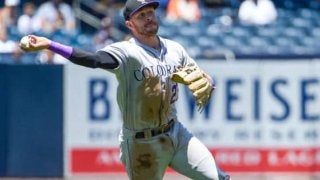 【MLB】ファンブルしたように見えない完璧併殺プレー　ロッキーズの二遊間が奏でた絶妙ハーモニー