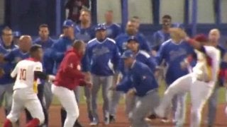 「手に負えない事態に」　東京五輪予選で壮絶大乱闘勃発、実況も唖然…