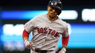 【MLB】Rソックス3年連続Gグラブ名手の“ロケットスロー”に米驚愕　「信じられない送球」