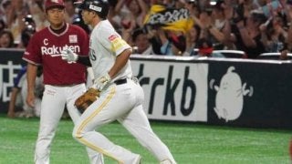 鷹・柳田、史上初のポストシーズンでのサイクル安打に王手　残りは三塁打