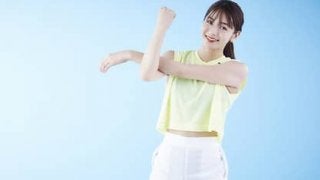 傳谷英里香さん、片手クロールで泳いでみた。「正しい動きを覚えやすい！」