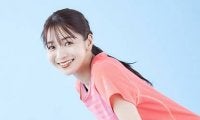 傳谷英里香さん、海で泳いでドキドキ。プールとの違いはどこにある？