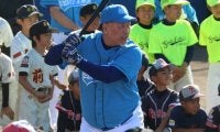 清原和博氏、まさかの“死球”にファン喝采！　野球教室で1406日ぶりバットスイング