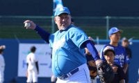 清原和博氏、野球教室で“大暴れ指導”！　キャッチボールで野球少年をイジり倒す