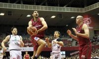 効率の良いオフェンスで連日の大量得点、川崎ブレイブサンダースが琉球に2連勝