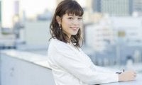 三谷紬アナはアナウンサー試験のため大変身。服装や髪型を大胆に変えた