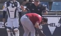 韓国人右腕が衝撃の顔面死球→唾吐き悪態…　直撃の豪代表捕手をファン心配「早い回復を」