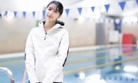 傳谷英里香さん、スイムで苦戦。正しい息継ぎの習得を「あきらめない！」