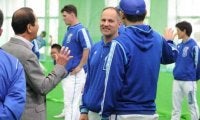 メジャーGG賞11度の名手は日本のキャンプをどう見た？　DeNA選手には金言授ける