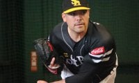 鷹のMLB54勝ムーアが来日初ブルペン　投球後はトンボがけ「郷に入れば郷に従え」