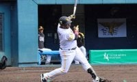 鷹バレンティンが移籍後初安打　どん詰まりの”三塁前ポテンヒット“にガッツポーズ出た
