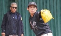 ロッテ佐々木朗、初の18.44メートル投球も吉井コーチ慎重「まだ“始まりの始まり”」