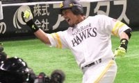 鷹・松田宣、今季初の熱男は「TVの前の皆さんのために」　無観客試合で豪快1号