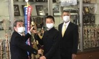 【高校野球】習志野高が選抜準優勝旗を返還　角田主将「夏は甲子園を目指して…」