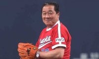 【始球式名場面】ファンは復活を待っている！　近鉄OB梨田さんも思わず悔しがった1球
