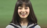 【始球式名場面】女優・橋本環奈の秘蔵映像　当時16歳、セーラー服投球にファン「癒されるわ…」