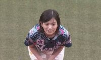 【始球式名場面】「ドキドキしました」　筧美和子さんのサイン首振り“コロコロ始球式”