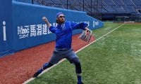 DeNAパットン、自主トレ中にチェンジアップ磨き「いつ始まってもいいように」