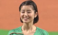 【始球式名場面】「可愛すぎ」　鈴木ちなみさんの“大暴投”投球に栗山監督も思わず笑顔