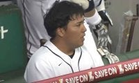 【球界名場面】「親子参観みたい」　“おかわり2世”山川のプロ1号を喜ぶ中村にファン感激