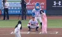 【始球式名場面番外編】台湾で「貞子vs伽椰子」の爆笑始球式　呪いの1球に陽耀勲は失神？
